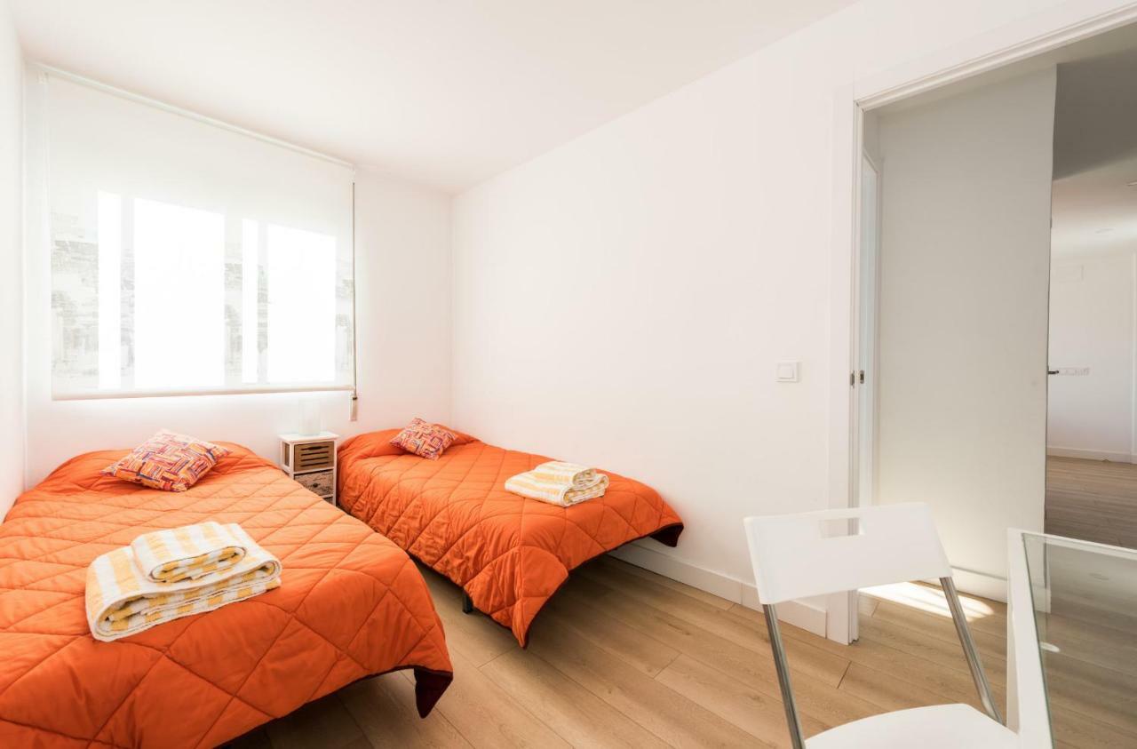 Ever House Ifema Mar De Cristal Madrid Exterior photo